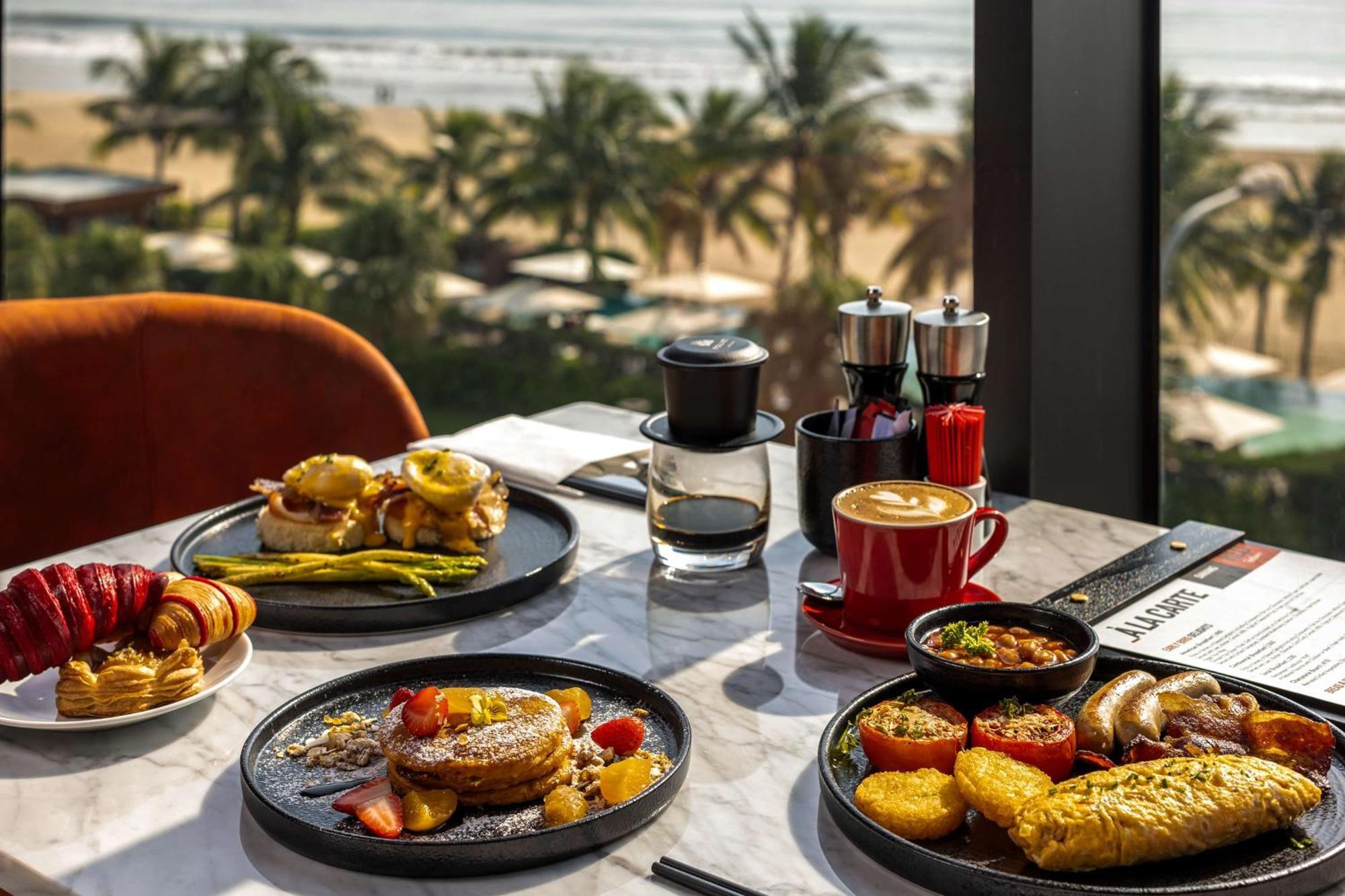 Radisson Red Khách sạn 5*