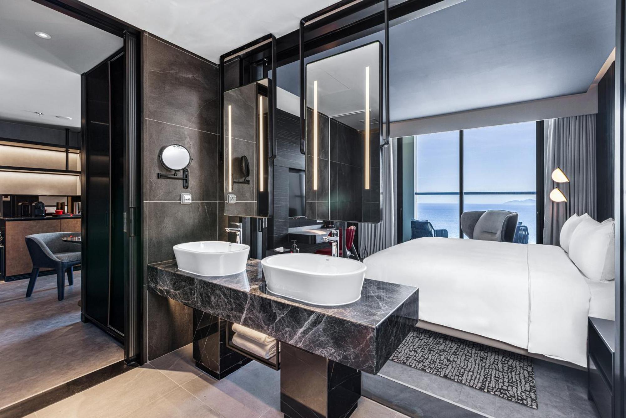 Khách sạn Radisson Red Đà Nẵng